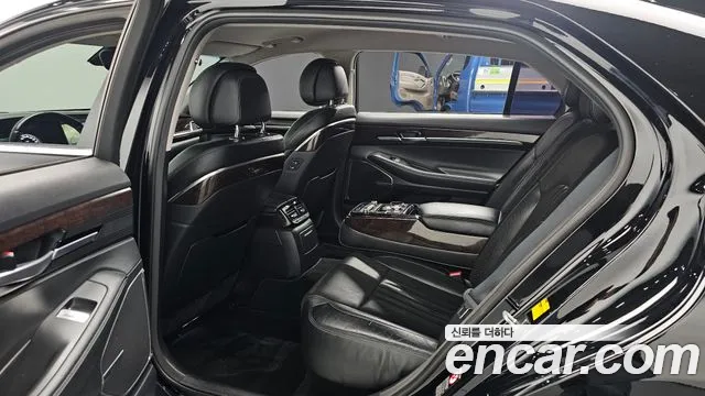 Genesis G90 2016 thumb 11
