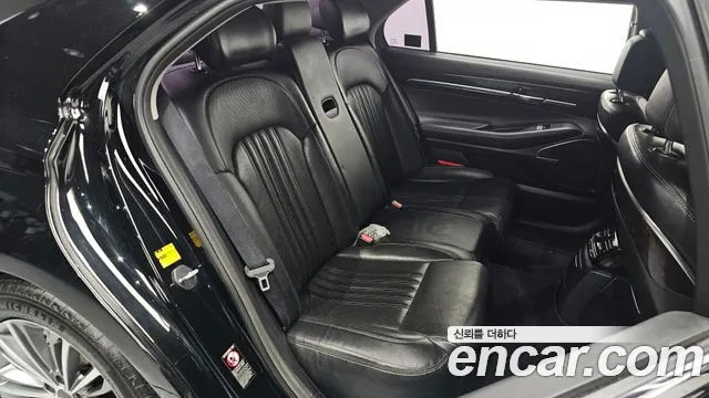 Genesis G90 2016 thumb 12