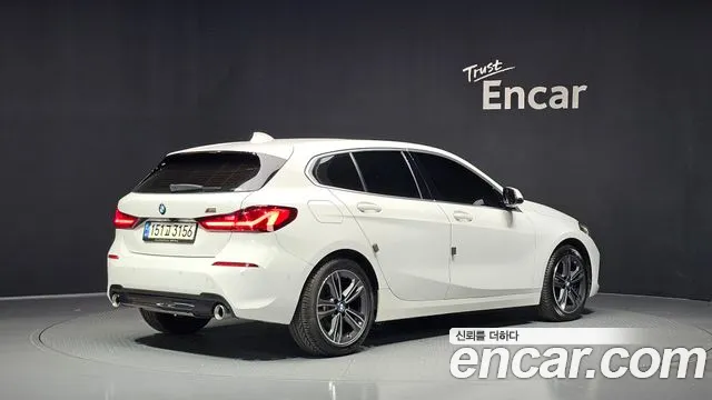 BMW 1-Series 2021 thumb 2