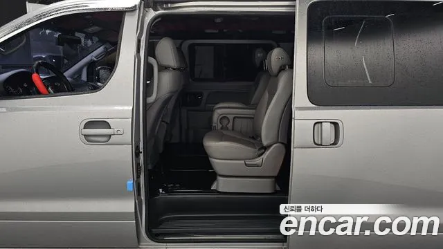 Hyundai Starex 2016 thumb 12