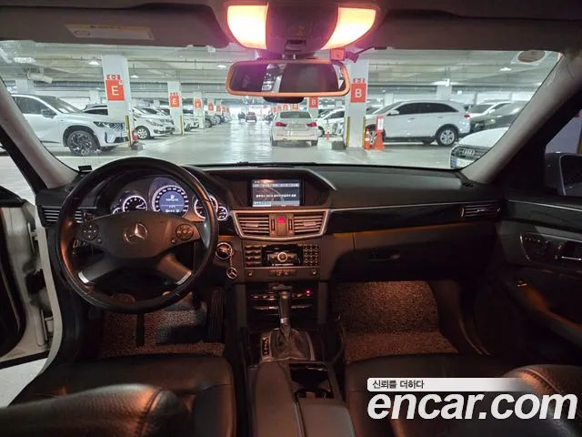 Mercedes-Benz E-Класс 2011 thumb 7