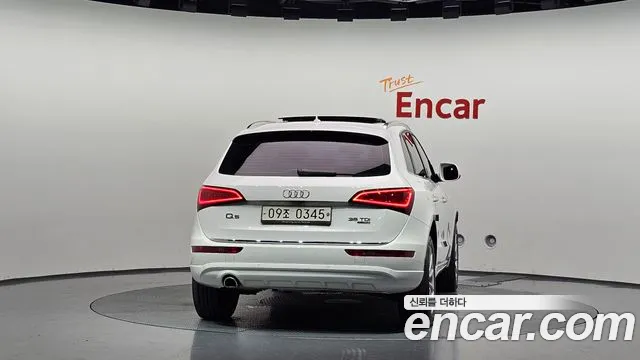 Audi Q5 2016 thumb 4
