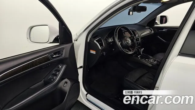Audi Q5 2016 thumb 10