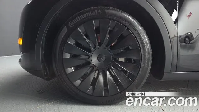 Tesla Model Y 2022 thumb 4