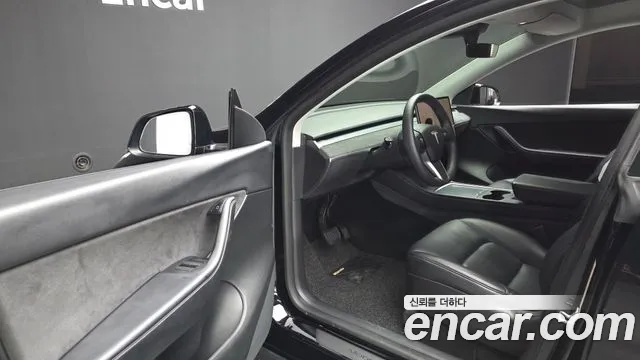 Tesla Model Y 2022 thumb 9