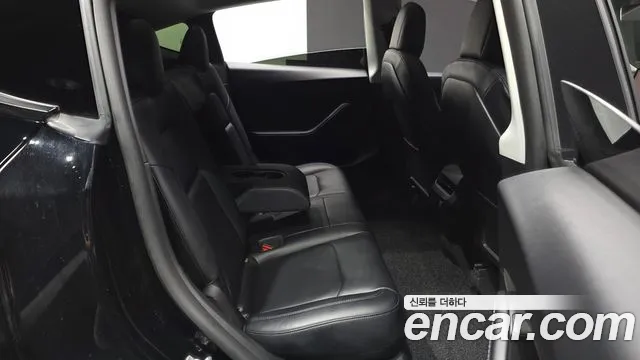 Tesla Model Y 2022 thumb 10