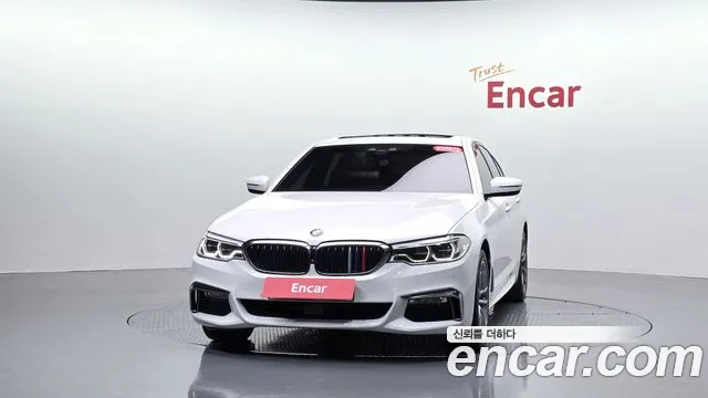 BMW 5-Series 2018 thumb 2