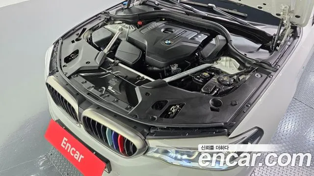 BMW 5-Series 2018 thumb 5