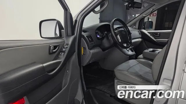 Hyundai Starex 2020 thumb 10