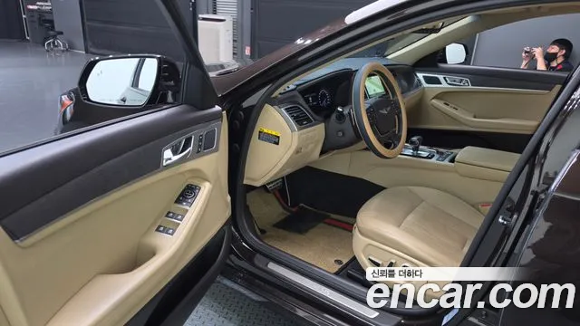 Genesis G80 2017 thumb 10