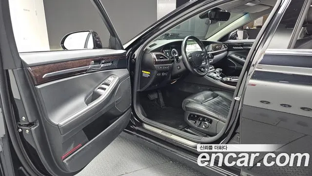 Genesis G90 2018 thumb 10