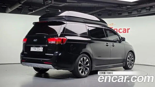 Kia Carnival 2016 thumb 2