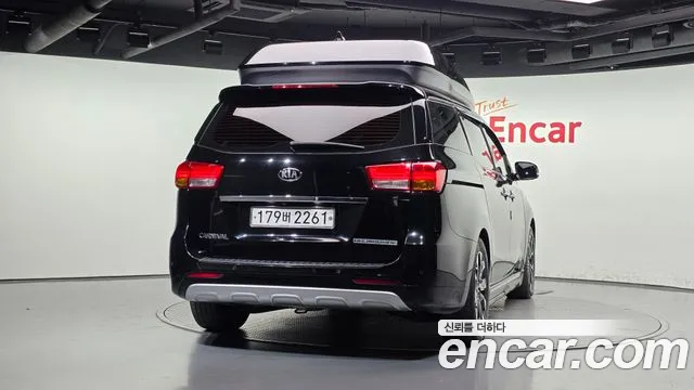 Kia Carnival 2016 thumb 4