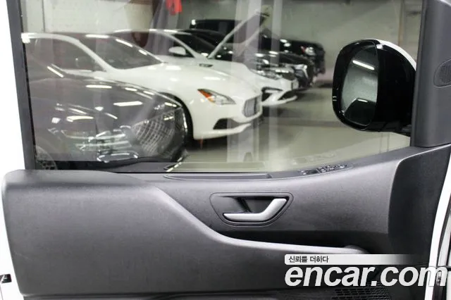Hyundai Staria 2023 thumb 7