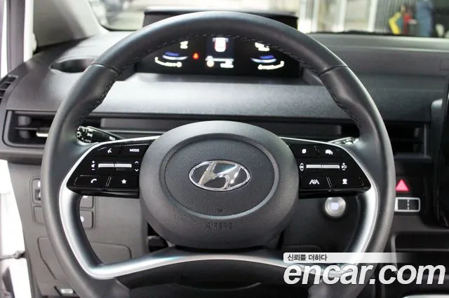 Hyundai Staria 2023 thumb 8