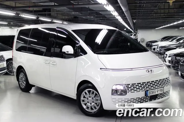 Hyundai Staria 2023 thumb 12
