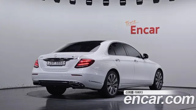 Mercedes-Benz E-Класс 2019 thumb 2