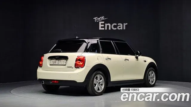 MINI Hatch 2016 thumb 2
