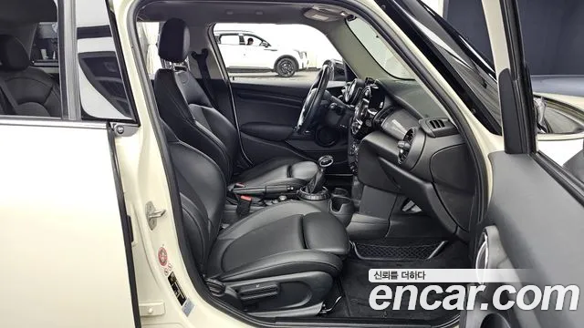 MINI Hatch 2016 thumb 11