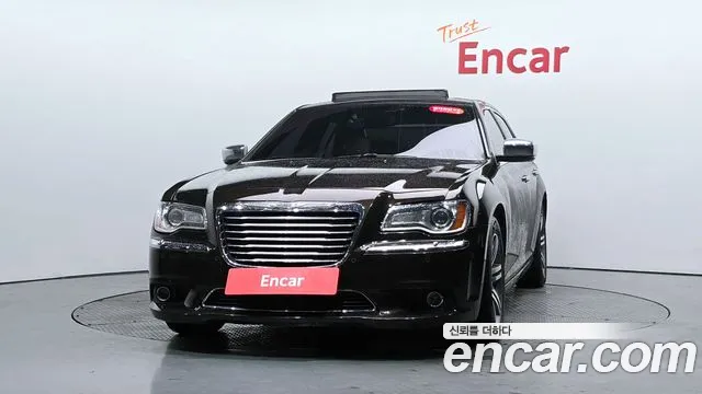 Chrysler 300C 2012 thumb 2