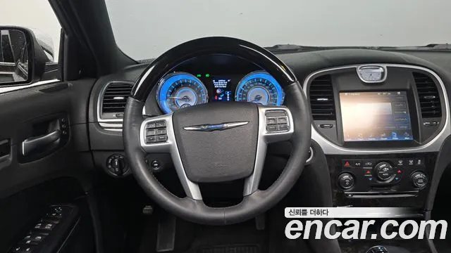 Chrysler 300C 2012 thumb 12