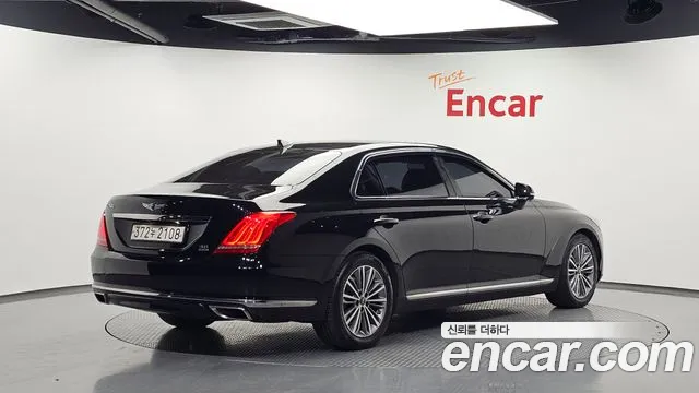 Genesis G90 2016 thumb 2