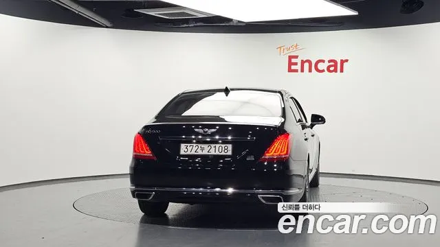 Genesis G90 2016 thumb 4