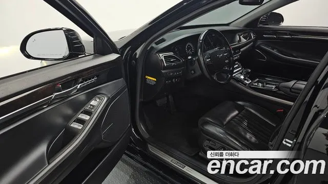 Genesis G90 2016 thumb 11