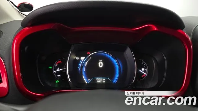 Renault-KoreaSamsung Koleos 2018 thumb 8