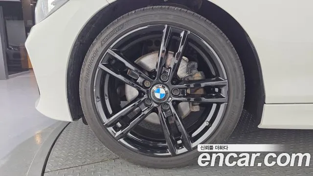 BMW 1-Series 2017 thumb 5