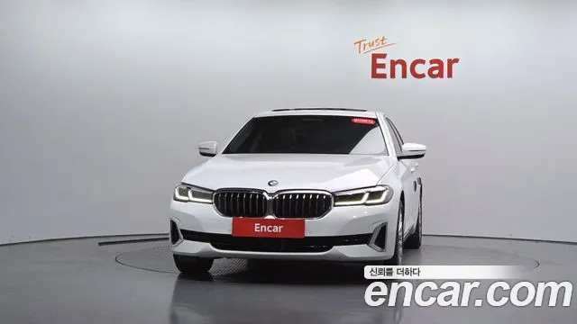 BMW 5-Series 2020 thumb 2