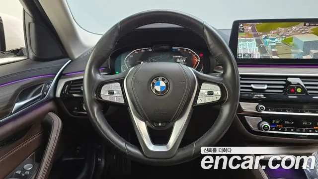 BMW 5-Series 2020 thumb 12