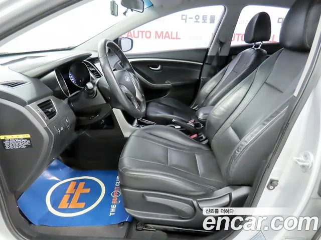 Hyundai i30 2012 thumb 10
