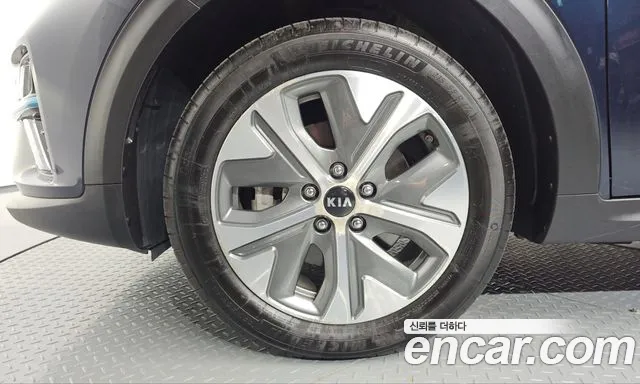 Kia Niro 2018 thumb 5