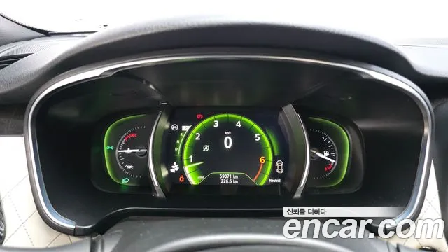 Renault-KoreaSamsung Megane 2016 thumb 8