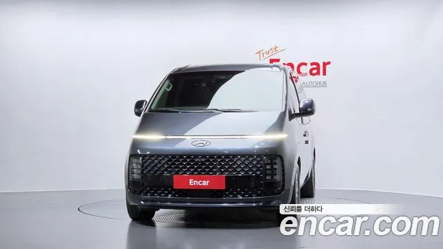 Hyundai Staria 2023 thumb 3