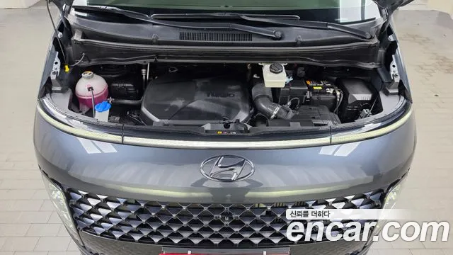 Hyundai Staria 2023 thumb 6