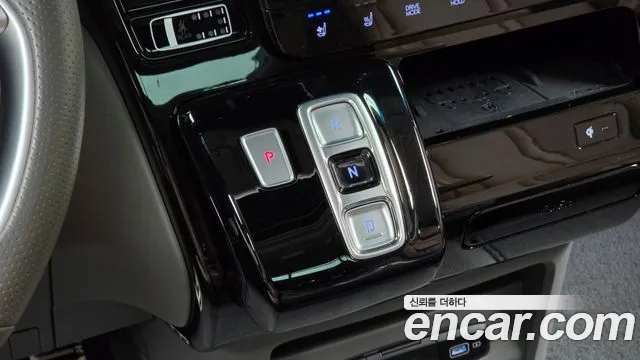 Hyundai Staria 2023 thumb 9