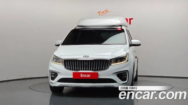 Kia Carnival 2018 thumb 3