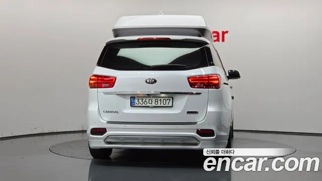 Kia Carnival 2018 thumb 4