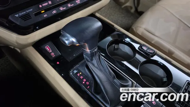 Kia Carnival 2018 thumb 9
