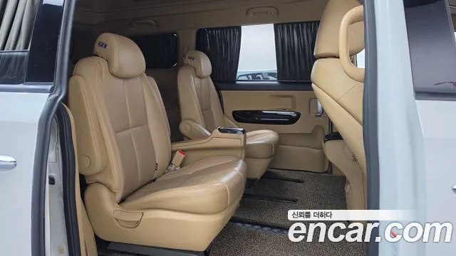 Kia Carnival 2018 thumb 11