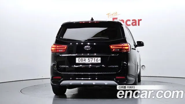 Kia Carnival 2018 thumb 3