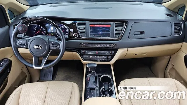 Kia Carnival 2018 thumb 6