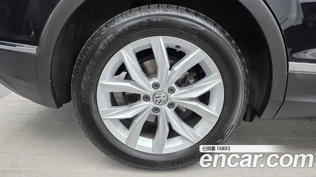 Volkswagen Tiguan 2020 thumb 4