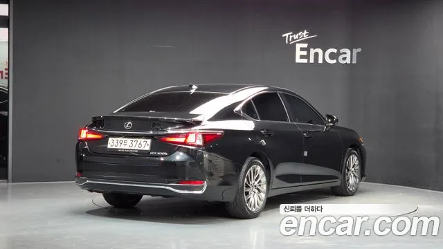 Lexus ES 2023 thumb 2