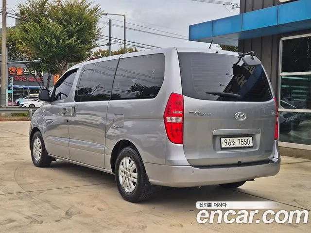 Hyundai Starex 2016 thumb 4