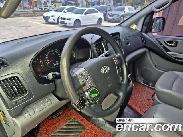 Hyundai Starex 2016 thumb 9