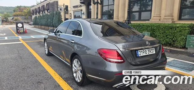 Mercedes-Benz E-Класс 2017 thumb 2