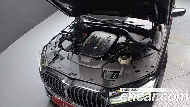 BMW 7-Series 2020 thumb 6